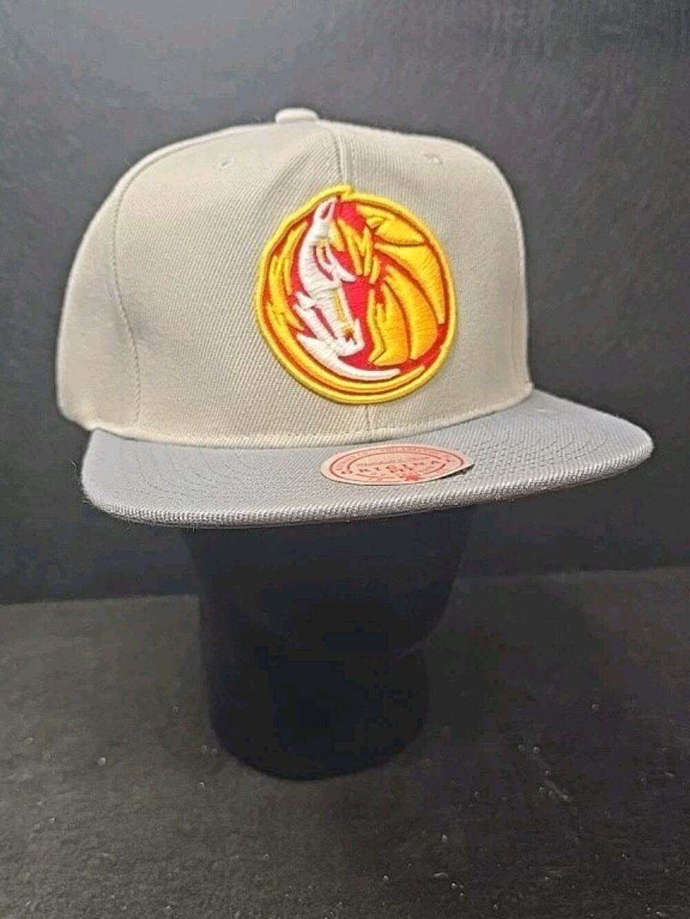 Mitchell & Ness Atlanta Hawks Cool Grey Snapback Hat Cap Retro Logo Red Yellow